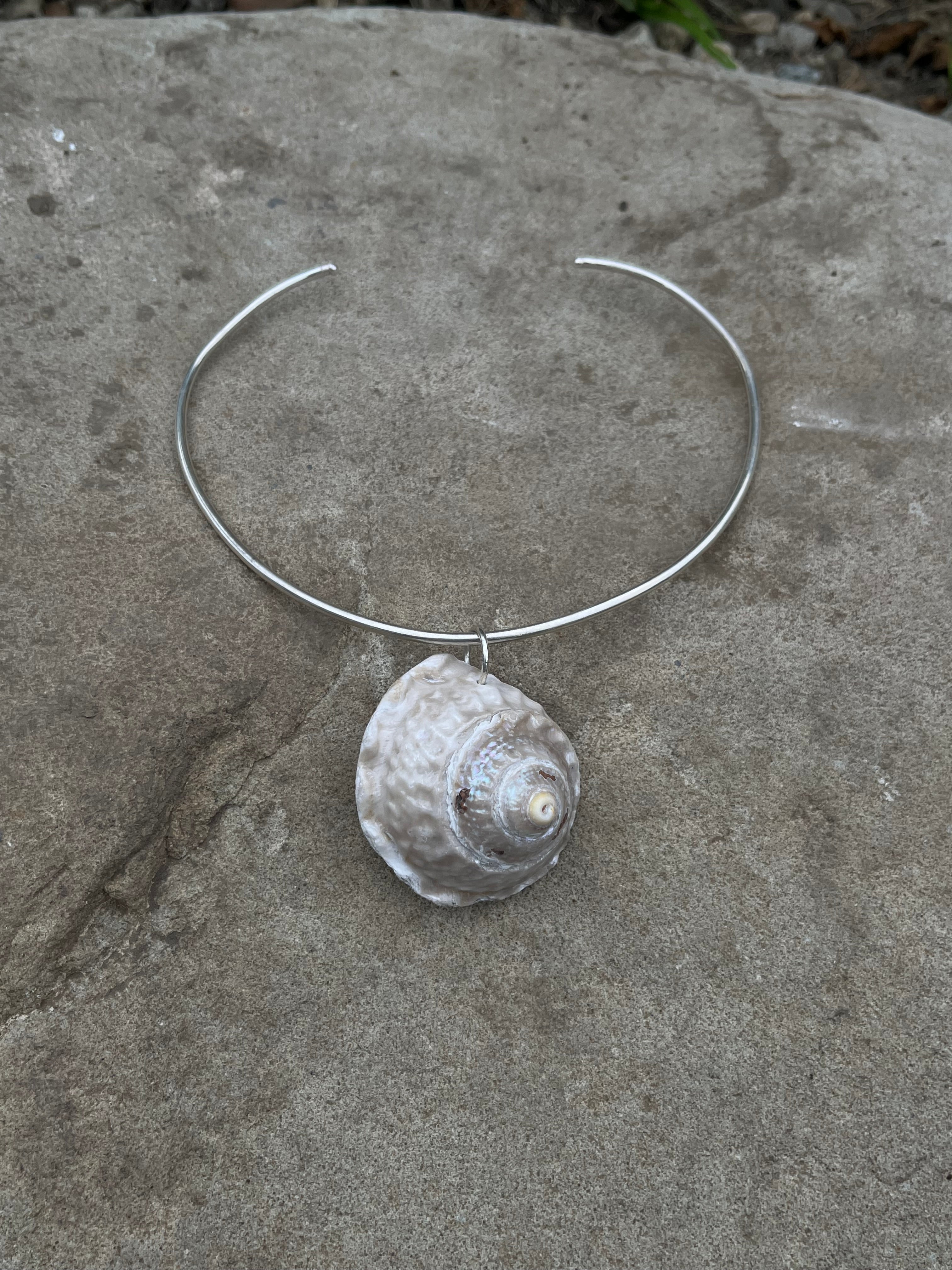 turban shell collar