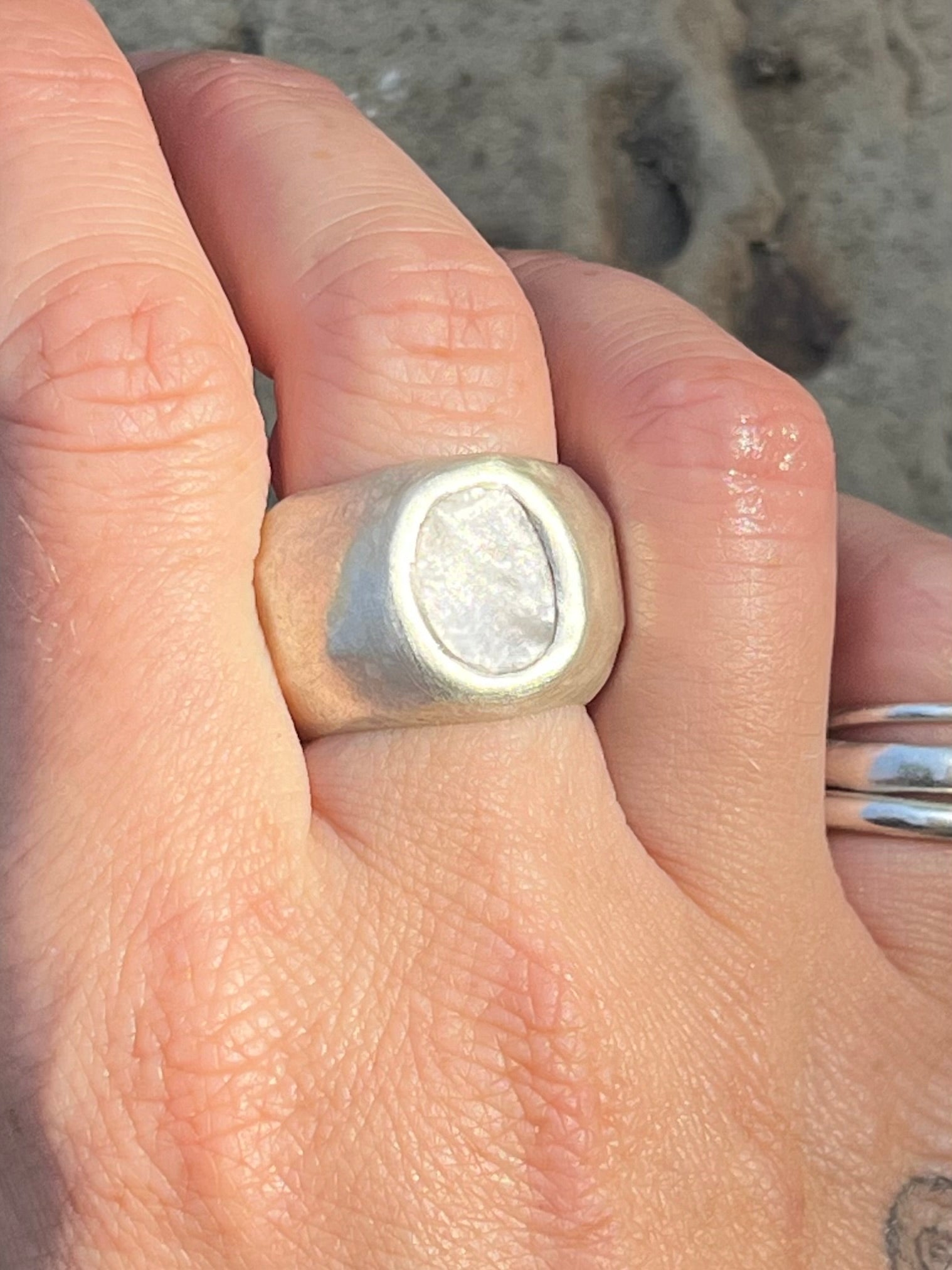 heavy mother of pearl tube ring~ size 6.5-6.75