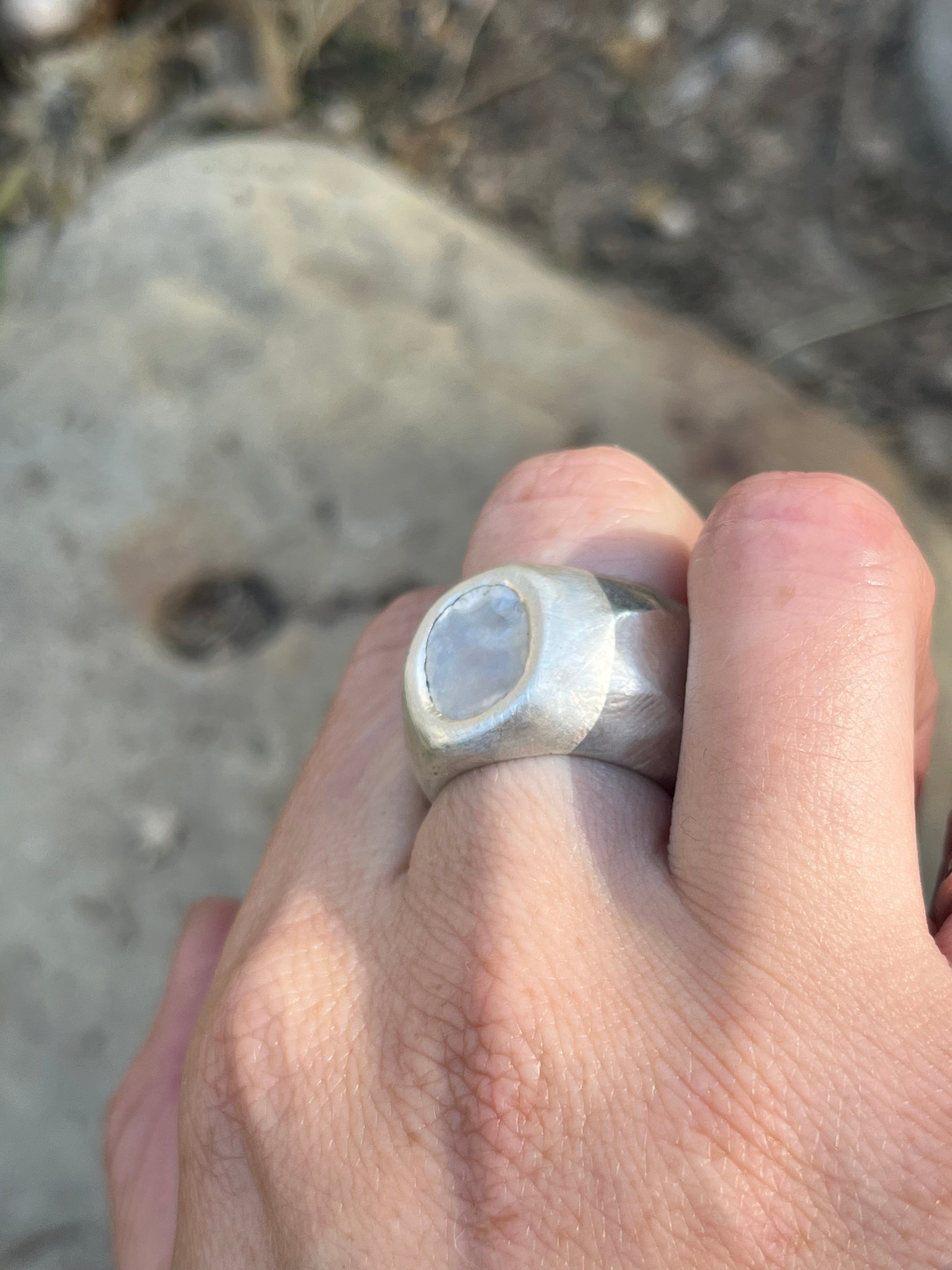 heavy mother of pearl tube ring~ size 6.5-6.75