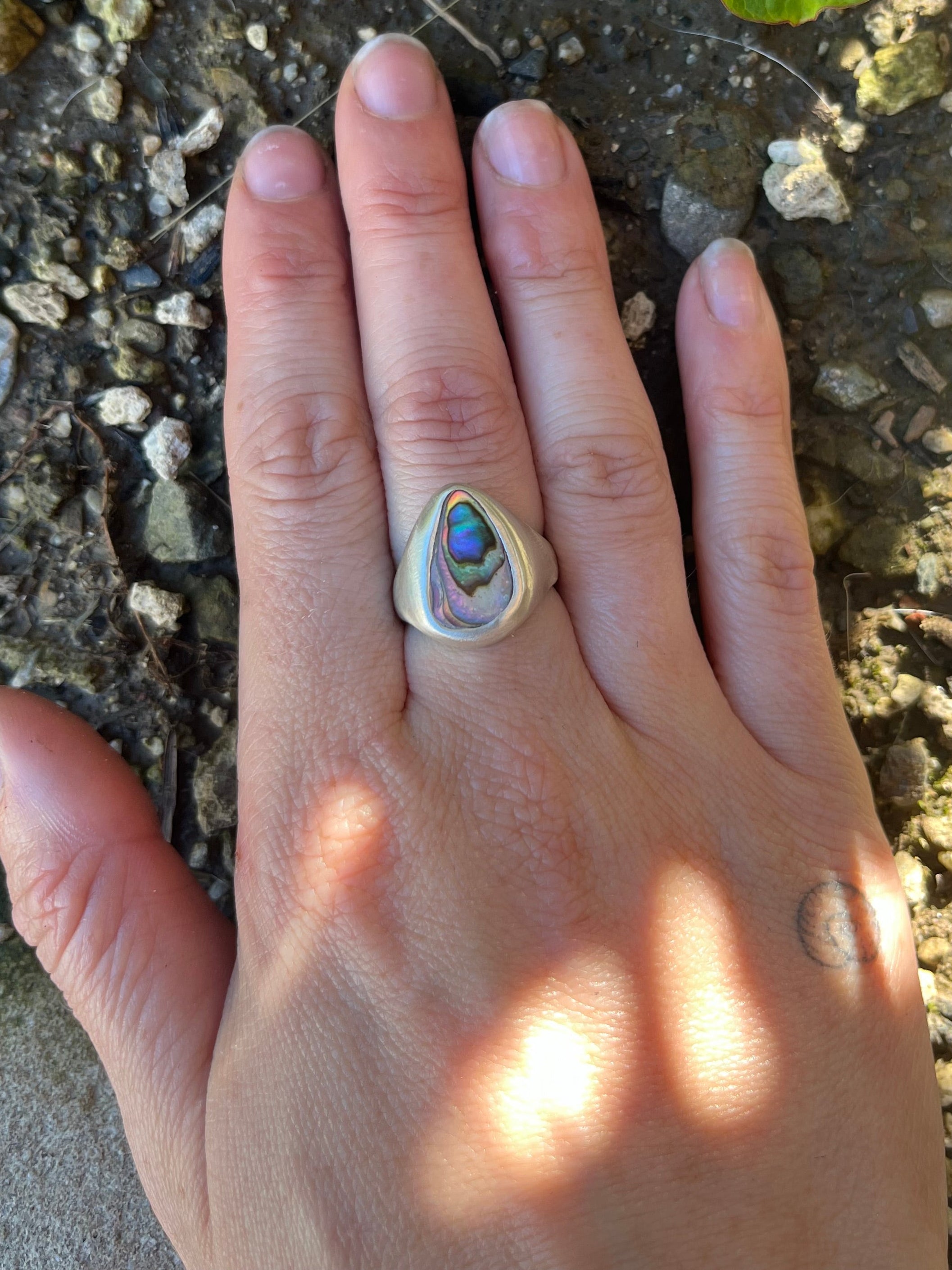 abalone ring~ size 6