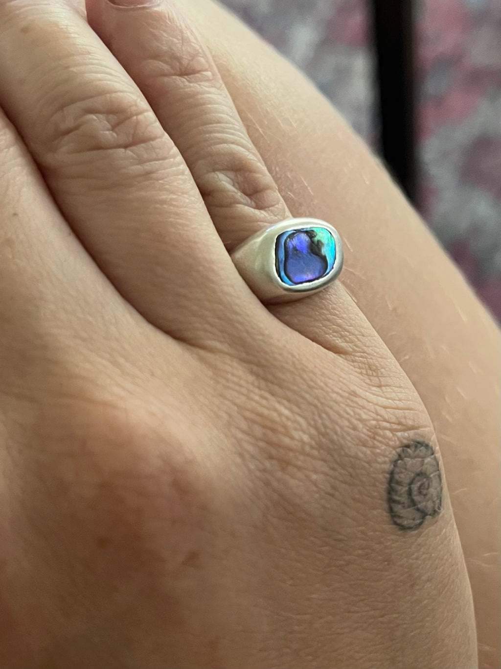 mini abalone ring~ size 4.75