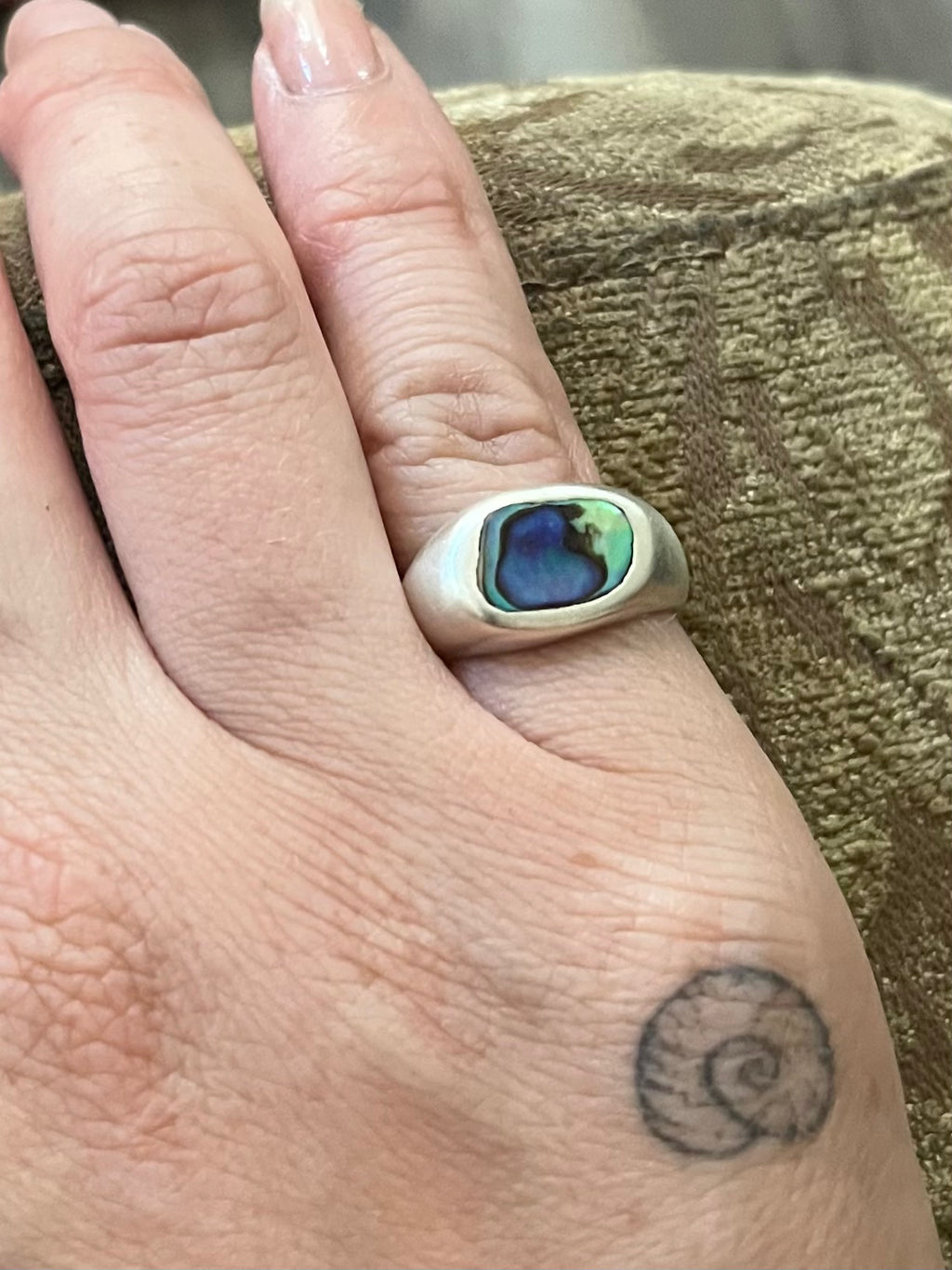 mini abalone ring~ size 4.75