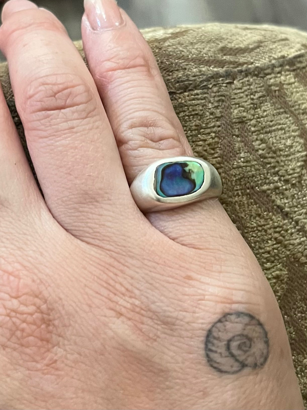 mini abalone ring~ size 4.75